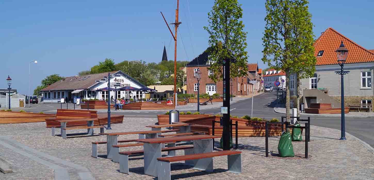 Bogense Gl. Havn torvet og Kløversti