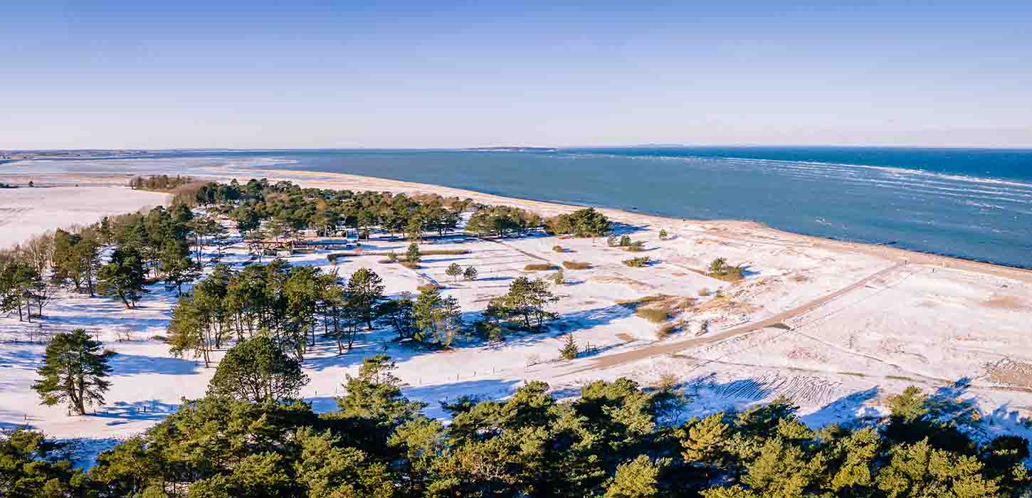 Flyvesandet im Winter mit etwas Schnee - aus der Luft gesehen