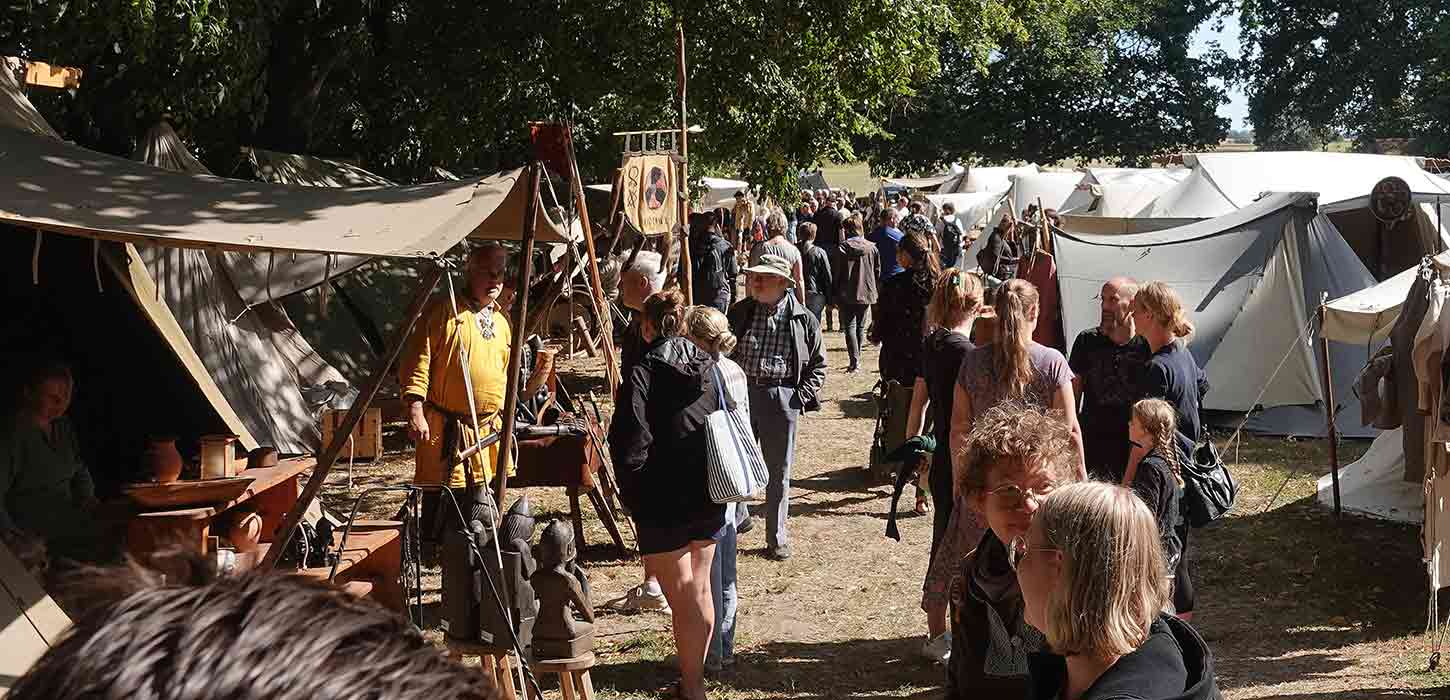 Boder på markedspladsen ved Nordfyns Vikingemarked