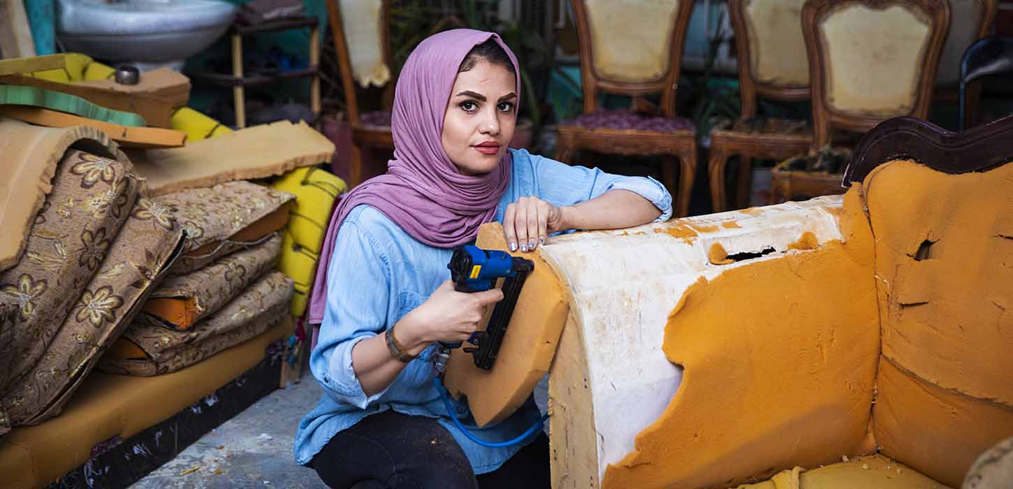 Kvindelig tømrer i Bagdad, Irak