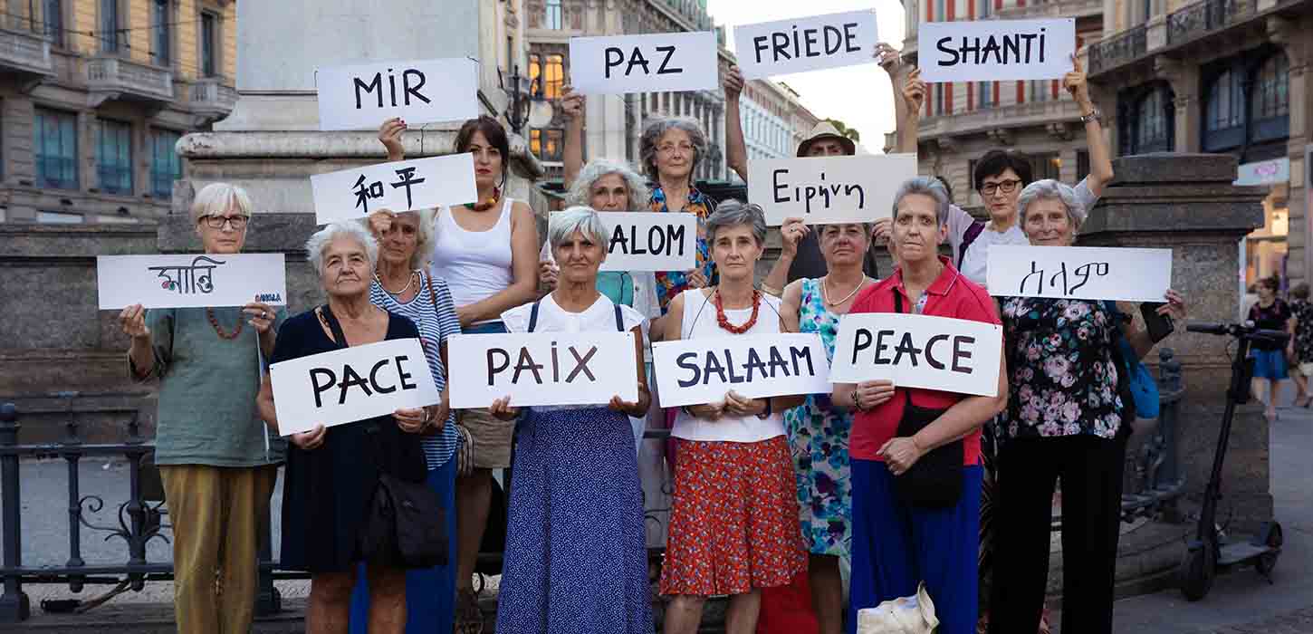 Italienske kvinder demonstrerer for fred