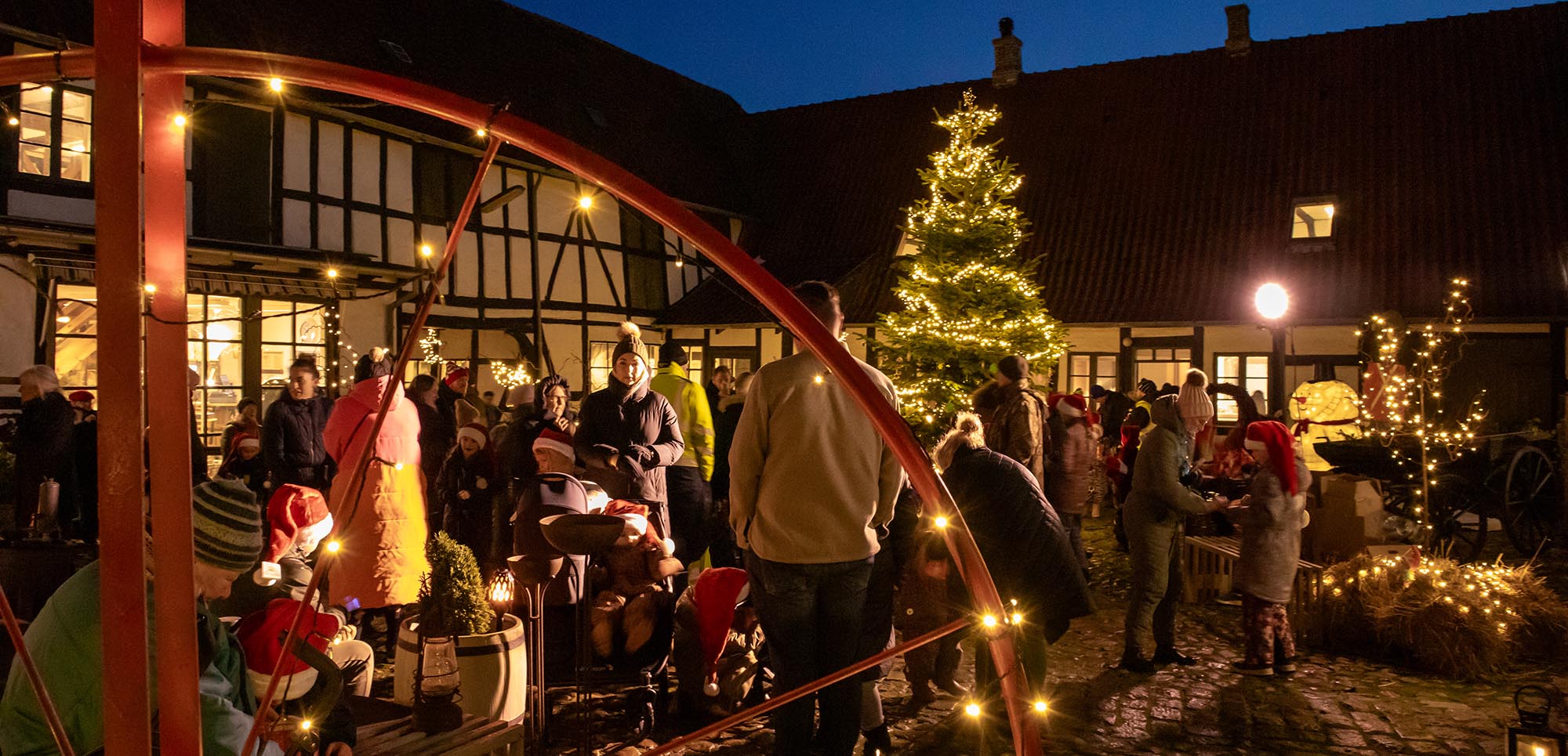 Julenisser og julemand i Bogense